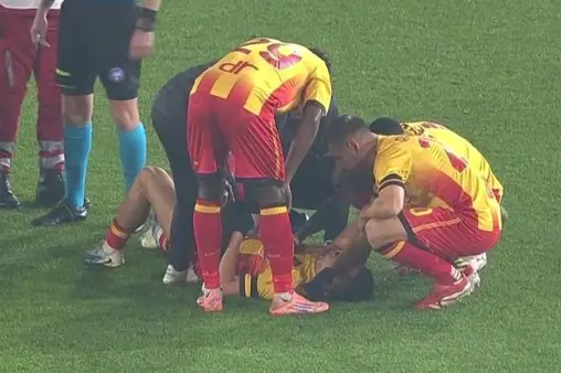 [Highlights] Berisha injured and unable to get up, regretfully replaced by Kaba