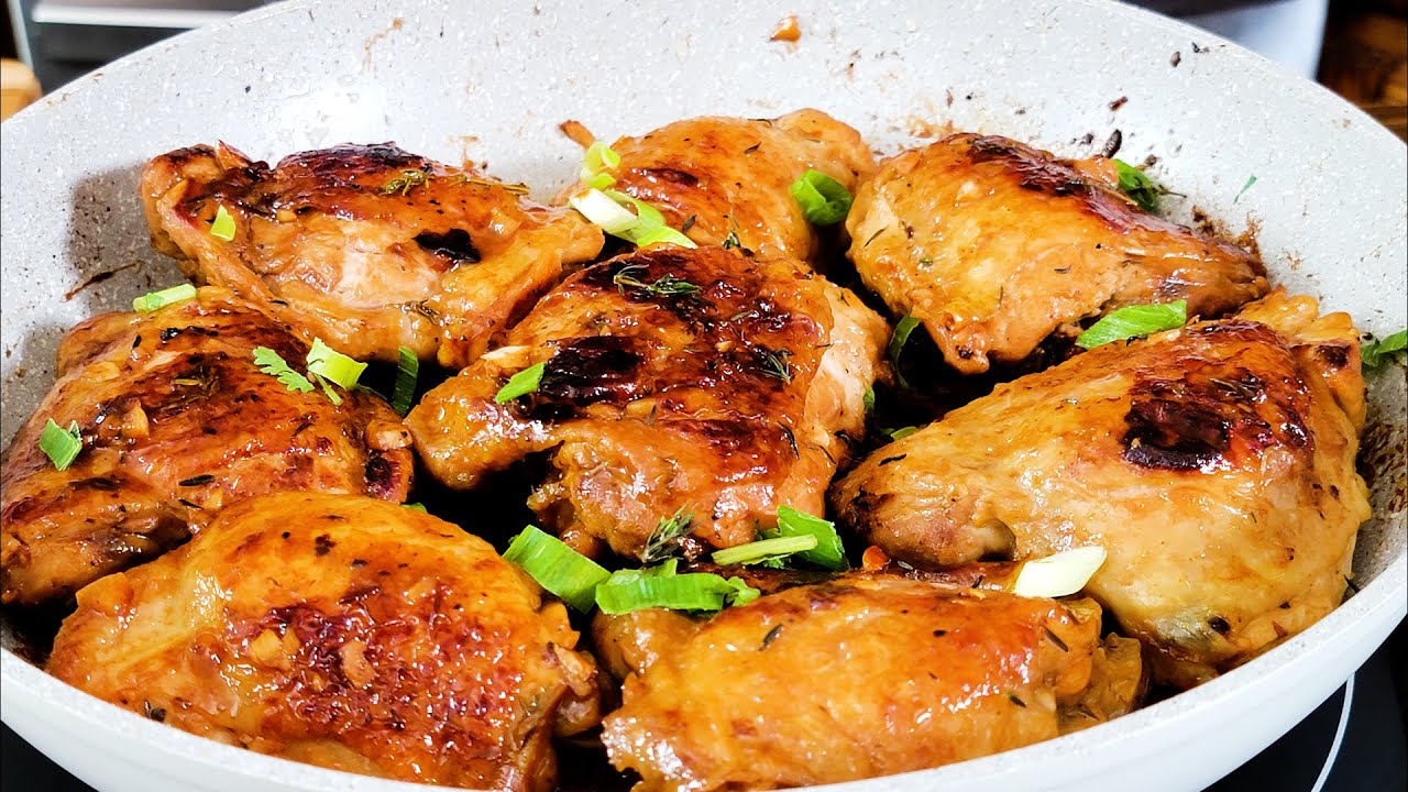 Lemon Garlic and Thyme Chicken Thighs Recipe background
