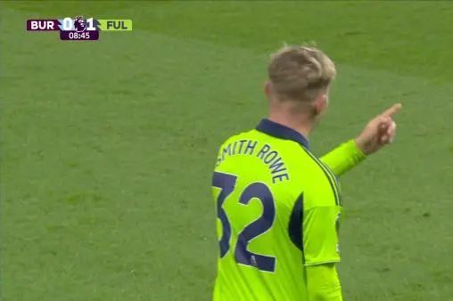 [Goal] Harry Wilson delivers corner, Emile Smith Rowe scores first with a close-range strike