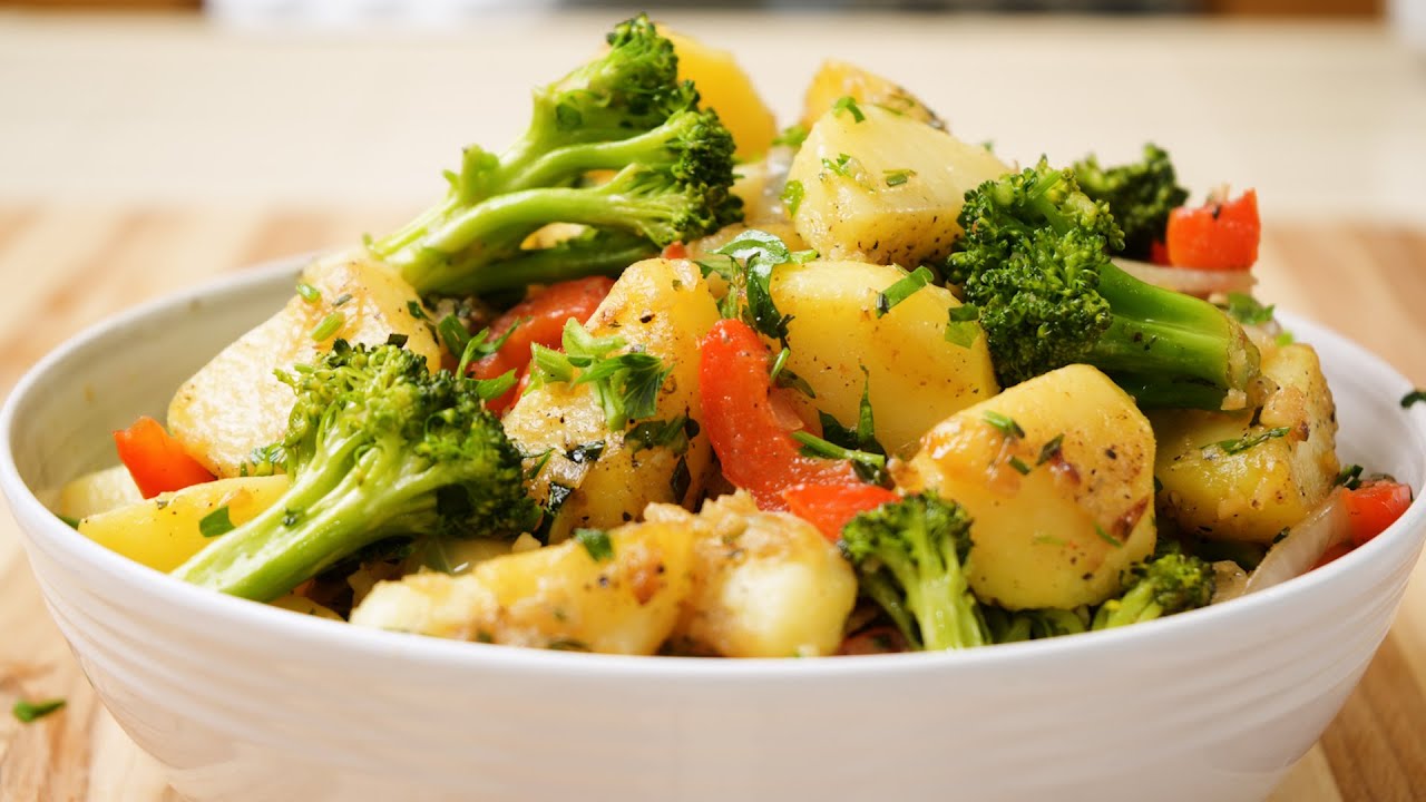 Potatoes Broccoli with Peppers and Onions | Potatoes Broccoli and Peppers stir fry | Vegetarian Dish background
