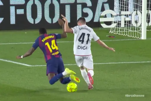 [Highlights] Attack thwarted! Rashford goes down in the box, referee makes no call