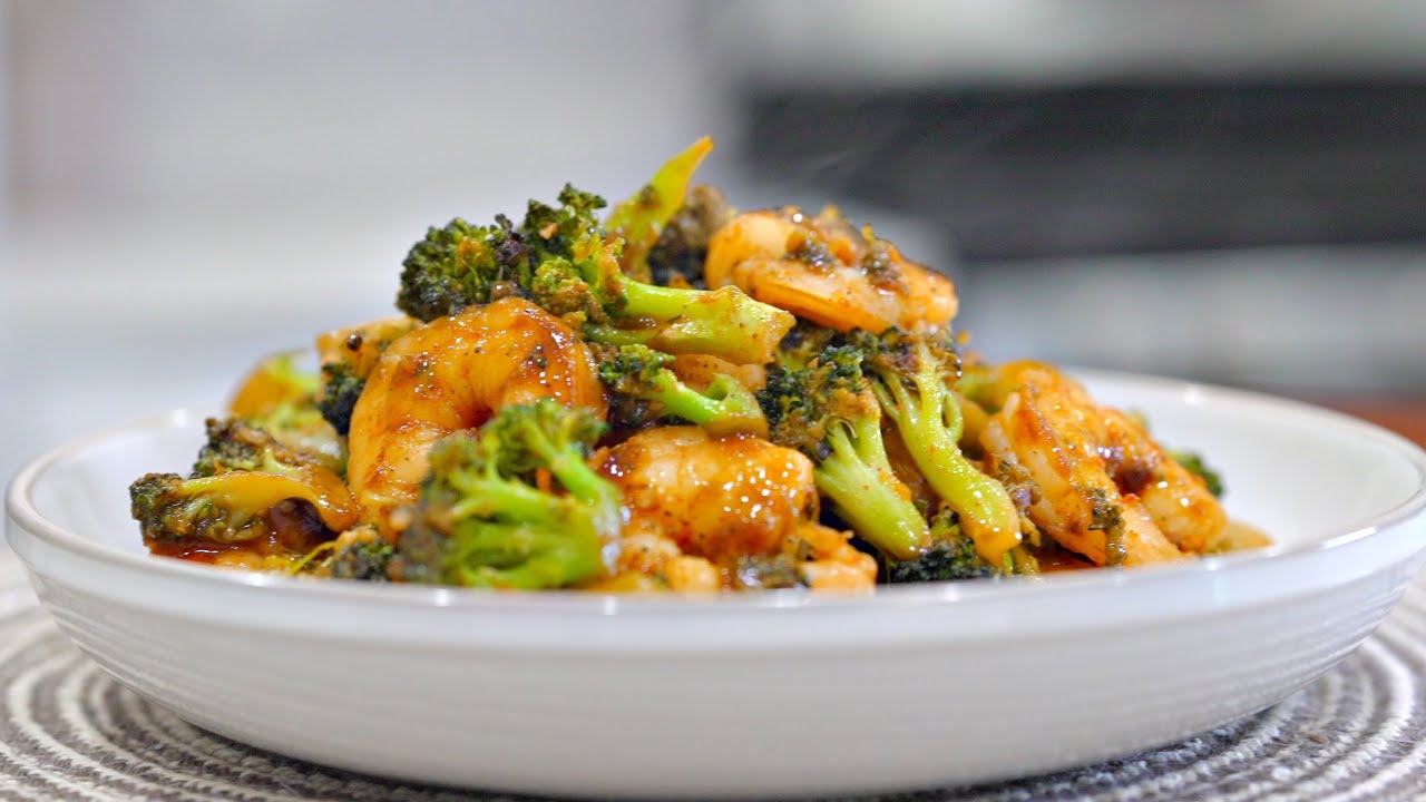 Quick & Easy Shrimp and Broccoli Stir Fry | Better Than TAKE OUT background