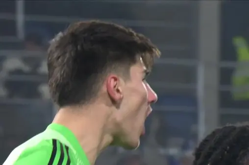 [Highlights] Abergel's long-range rocket from outside the box, goalkeeper makes a diving save