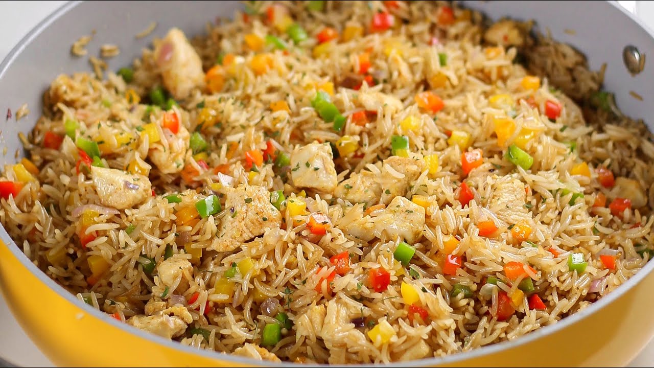 How to make Bell pepper and chicken fried rice... it’s So good! background
