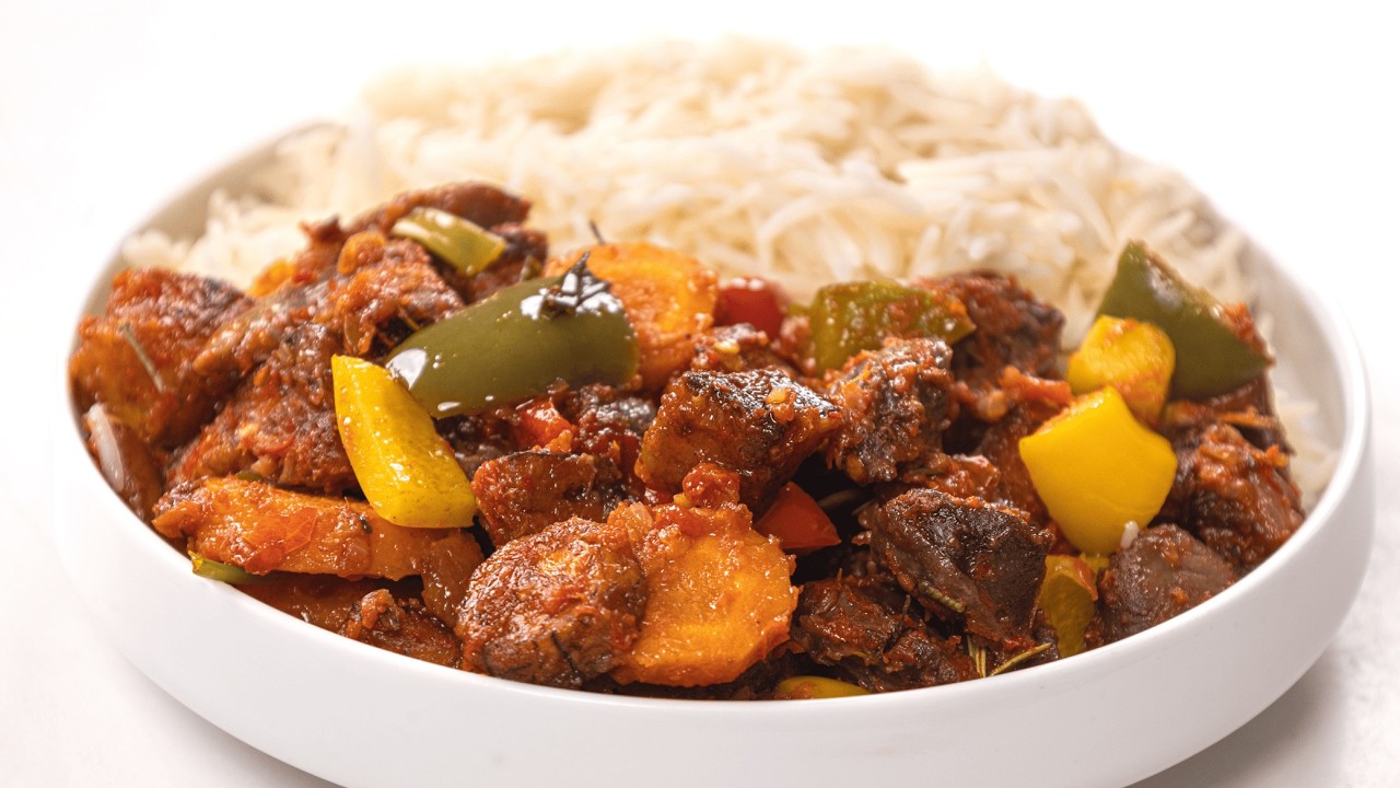 You Can Make This Delicious Sauce For Your Rice Using Just Plantains