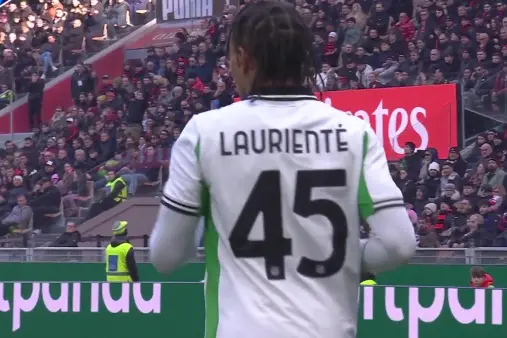 [Goal] Still a Nemesis! Lauriente latches onto a through ball and slots home to equalize