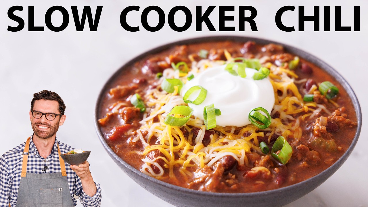 Easy Slow Cooker Chili Recipe background