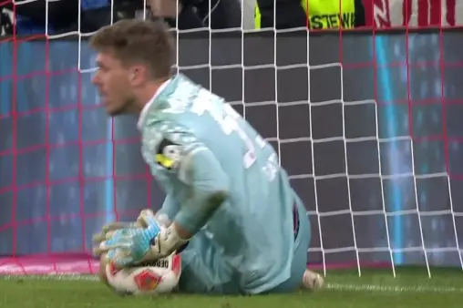 [Highlights] Kimmich's diagonal 45-degree cross, Kane's header saved by the goalkeeper