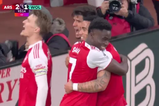 [Goal] A winner? Saka delivers a cross from the wing, Jesus' header causes an own goal