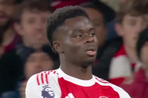 [Highlights] Individual skill! Saka beats opponent one-on-one on the wing, forces a cross to the byline which is cleared