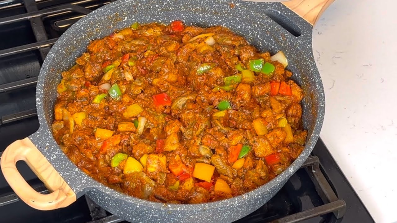 The Ultimate Gizdodo recipe . This gizzard and plantain dish is a must try ! background