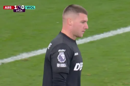 [Goal] Unexpected joy! Saka's corner kicks towards the goal, Johnstone scores a bizarre own goal