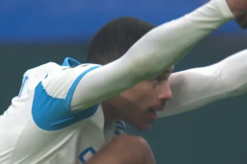 [Highlights] Greenwood's low shot from a 45-degree angle in the box, ball heads straight for the corner flag