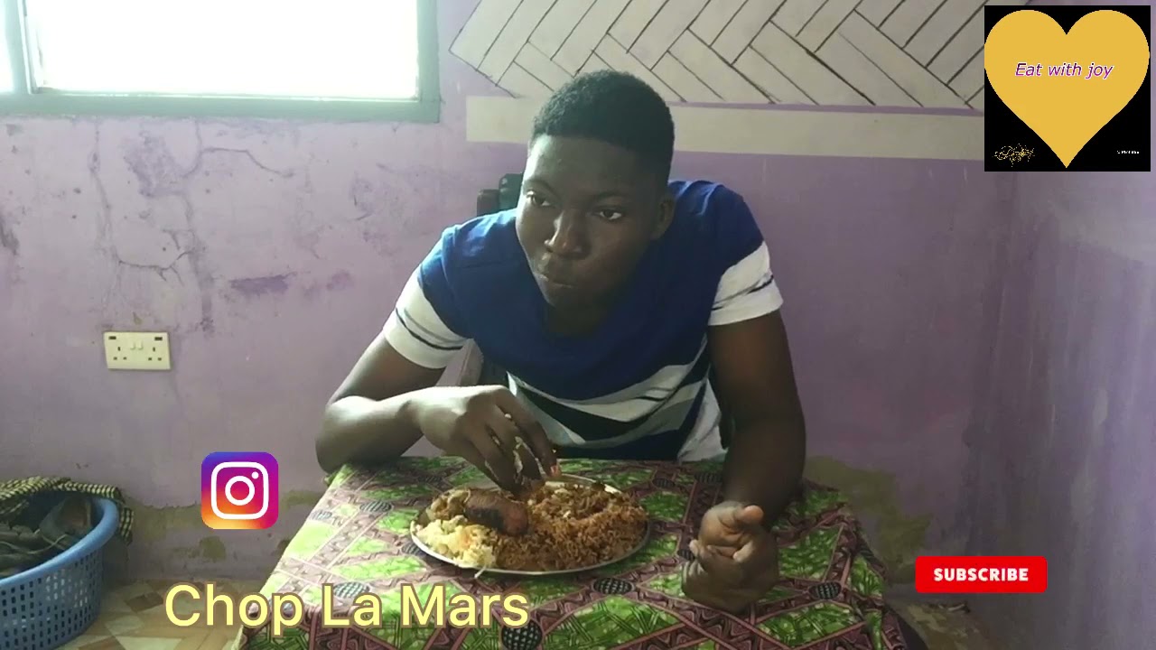 DoThis guy is Insane he used 4 Minutes to finish a volcano Jollof With kibab Sausage and Salad