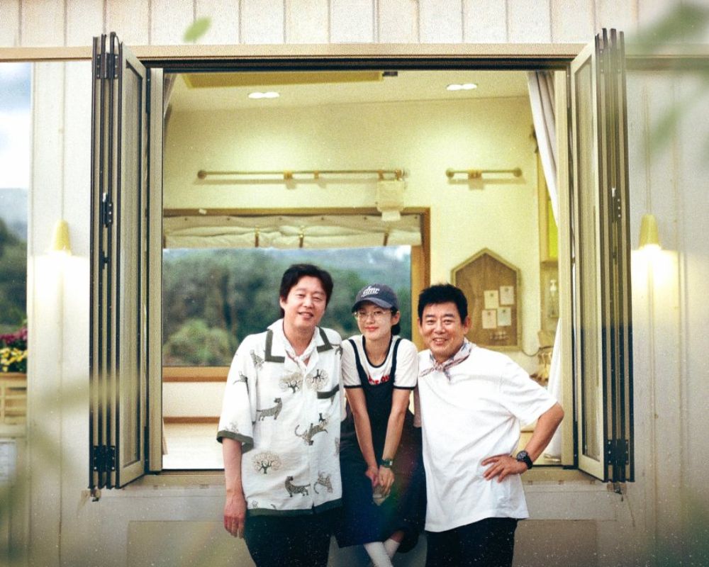 House on Wheels: Beyond the Ocean