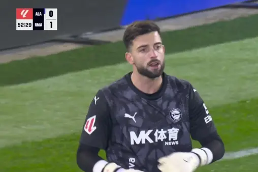 [Highlights] Mbappé's forward run and low shot saved, Vinícius Jr.'s follow-up effort denied