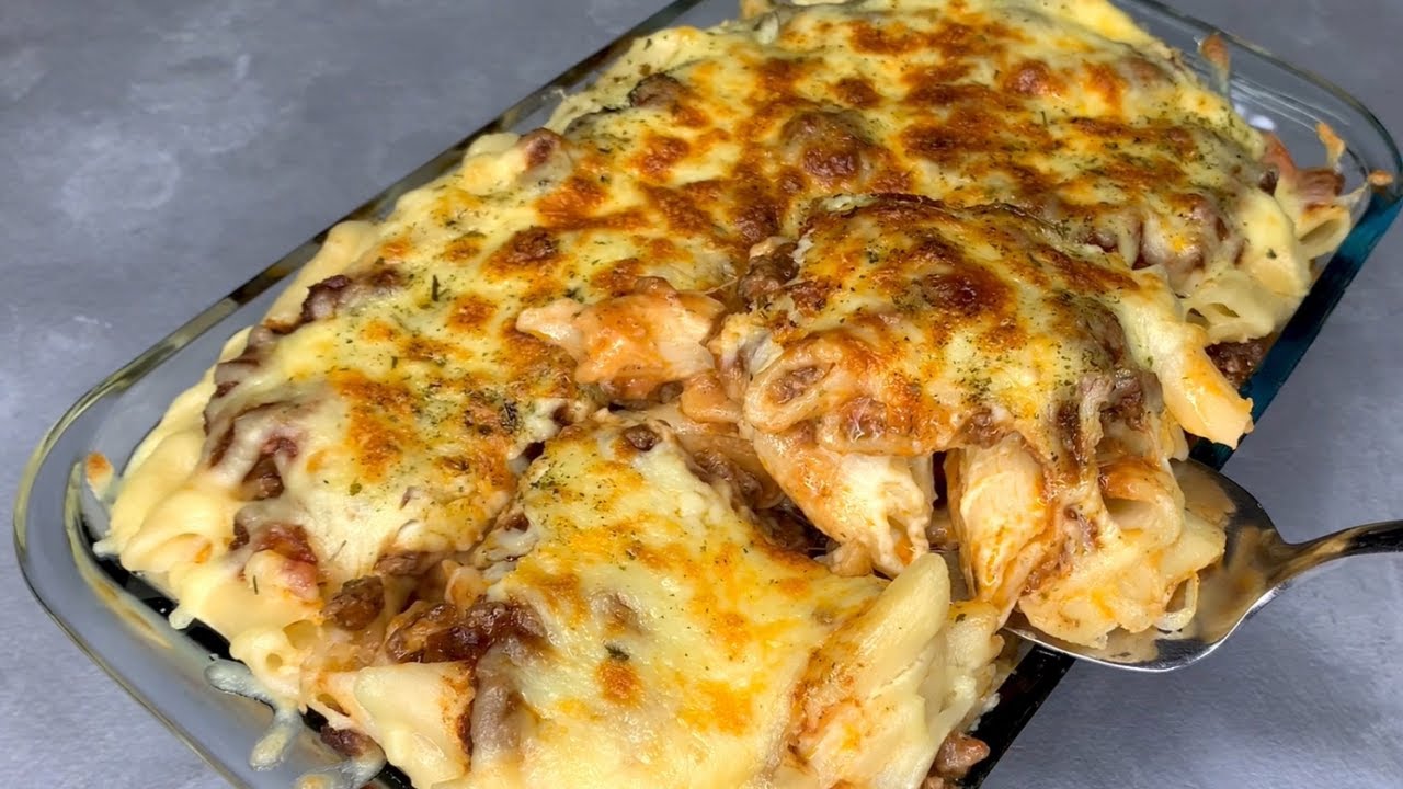 CREAMY BEEF PASTA BAKE | #creamypastarecipe | Quick creamy & cheesy pasta recipe background