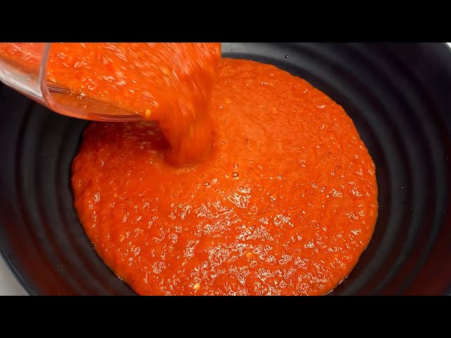 Learn this TOMATO/PEPPER HACK before you make the next Stew - Roasted sauce background