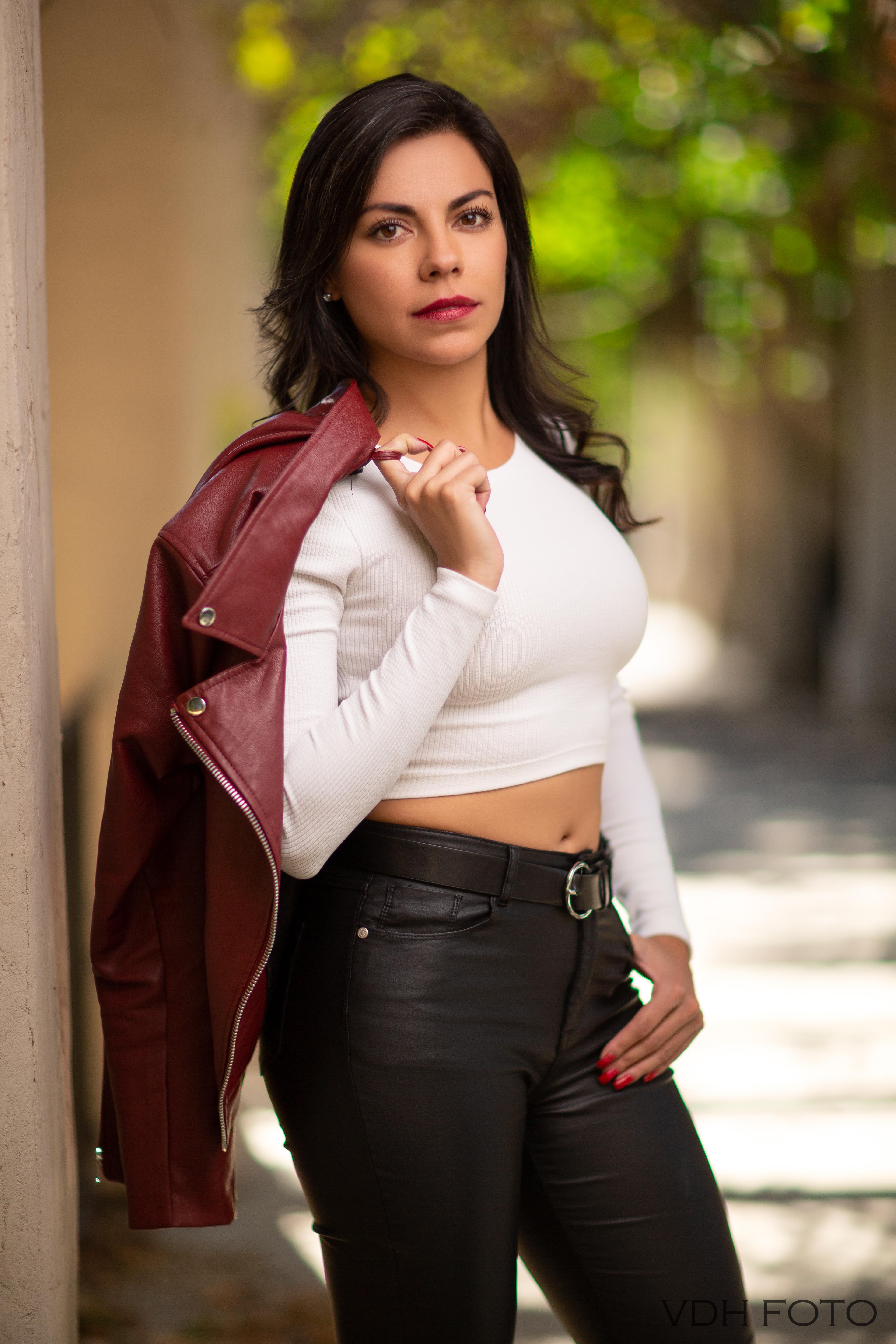 actor Giselle Garza large photo