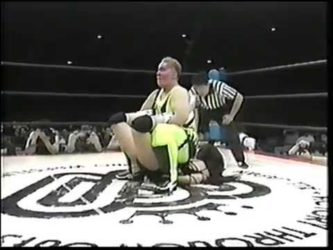 Manami Toyota vs. Aja Kong - March 26, 1995 background