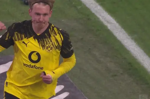 [Goal] Dream start! Ginter crosses without stopping the ball, Brandt volleys home at the far post