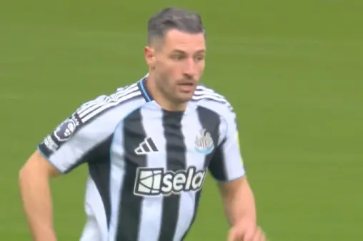 [Highlights] Center-back with striker's skills! Shevchenko's acrobatic volley from a tight angle blocked