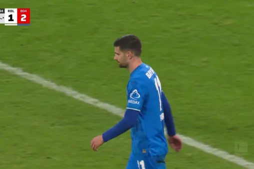 [Highlights] Hope it's nothing serious! Terrier accidentally kicks opponent, swings and falls to the ground