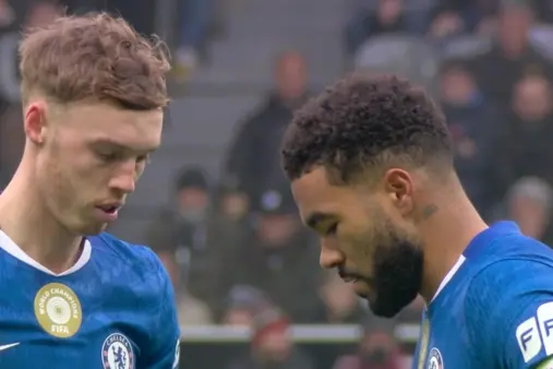 [Goal] LeBron's signature move! James scores directly from free kick