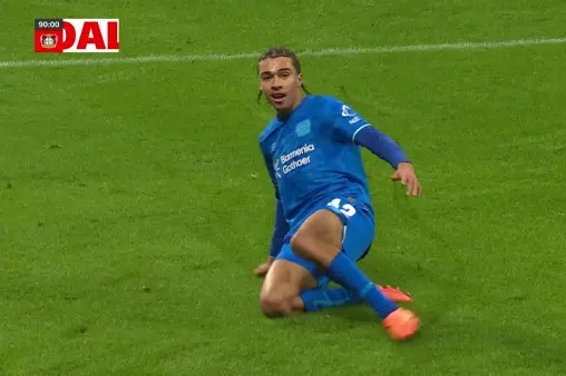 [Goal] Controversy? Andrich not called for handball, Calvert-Lewin's goal stands