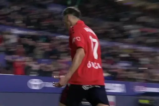 [Goal] Extend the lead! Palada's handball gives away a penalty, Budimir converts to complete a brace