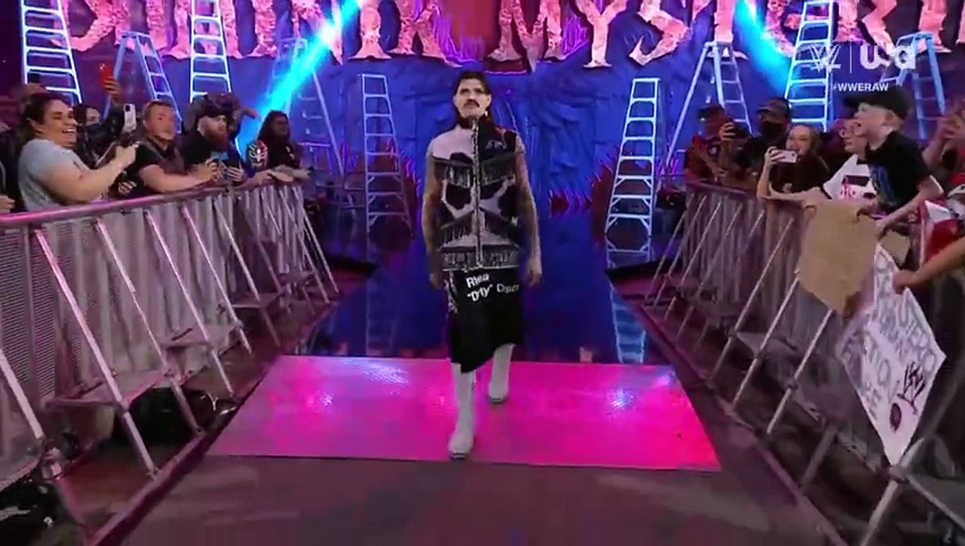 “Dirty” Dominik Mysterio Vs Rey Mysterio background