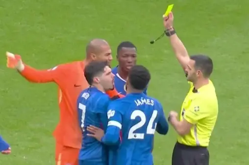 [Highlights] Gordon's close-range strike goes over the bar; Sanchez receives yellow card for passionate protest