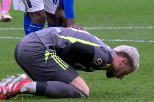 [Highlights] Missed opportunity! Jutglà's close-range shot blocked by goalkeeper's strong save