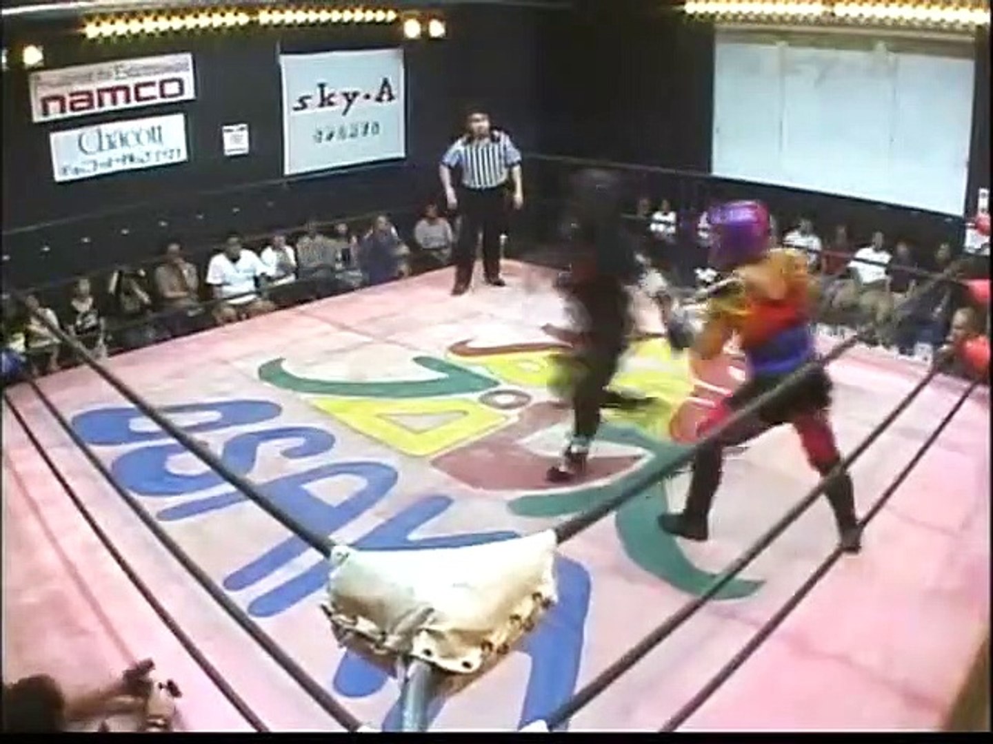 Black Buffalo vs. Kabuto Beetle (09-25-04) background