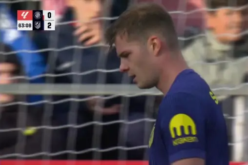 [Highlights] Isak dribbles into the box, forces a shot that's blocked by a defender