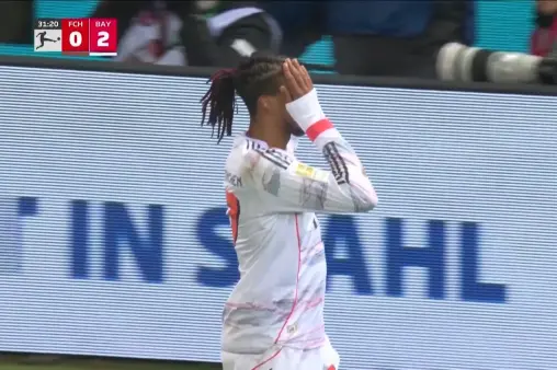 [Goal] Effortless! Hidemasa Ito's square pass, Michael Olise blasts home from close range