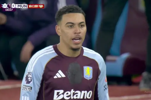 [Highlights] So close! M岑's low cross into the box, Rodgers' heel flick goes wide