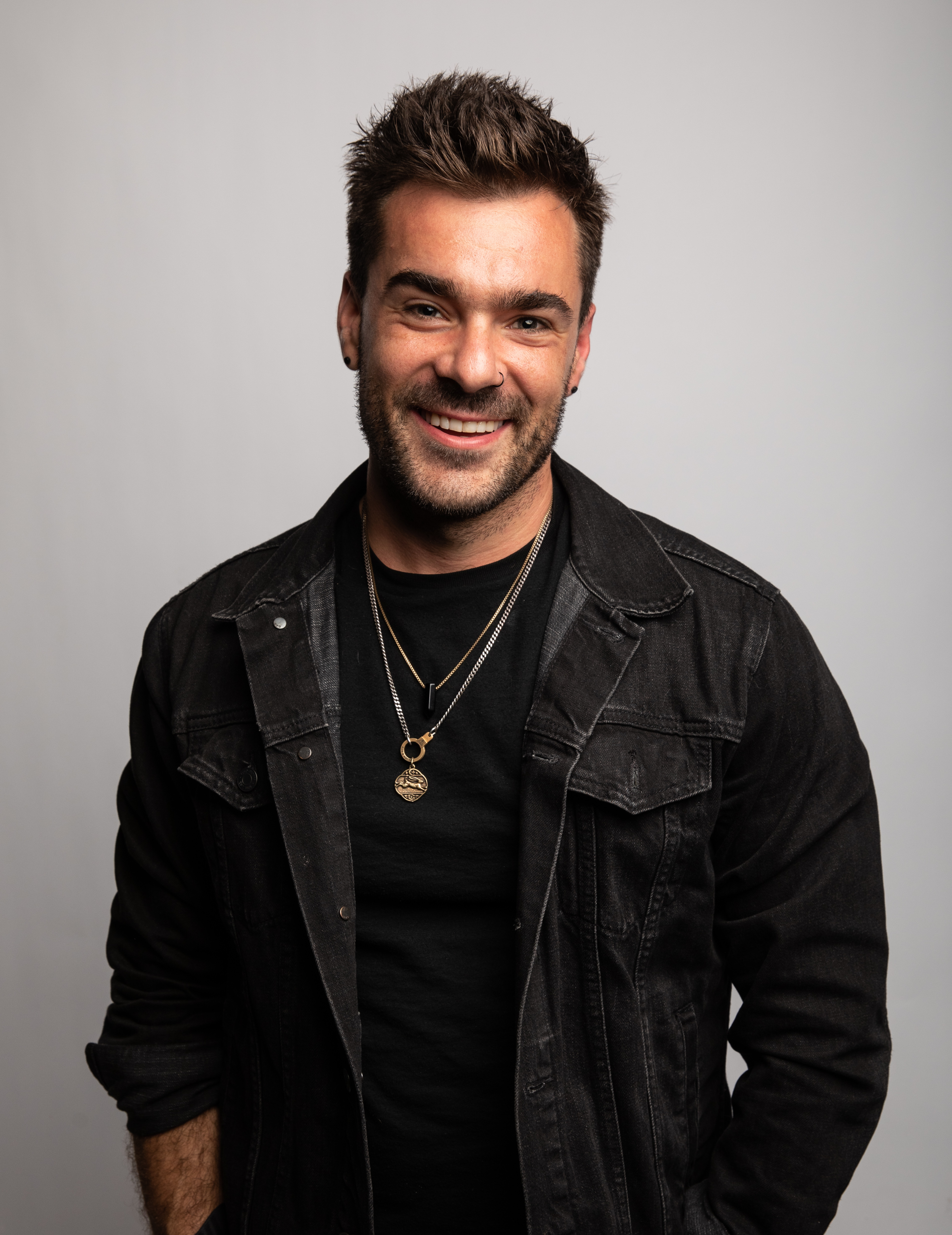 actor Lucas Hicks large photo