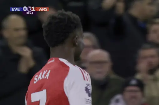 [Highlights] Arsenal's continuous forward passes, Saka's close-range shot blocked by defender