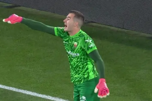 [Highlights] Sudden strike! Valentin's edge-of-the-box drive saved by Peña with a diving stop