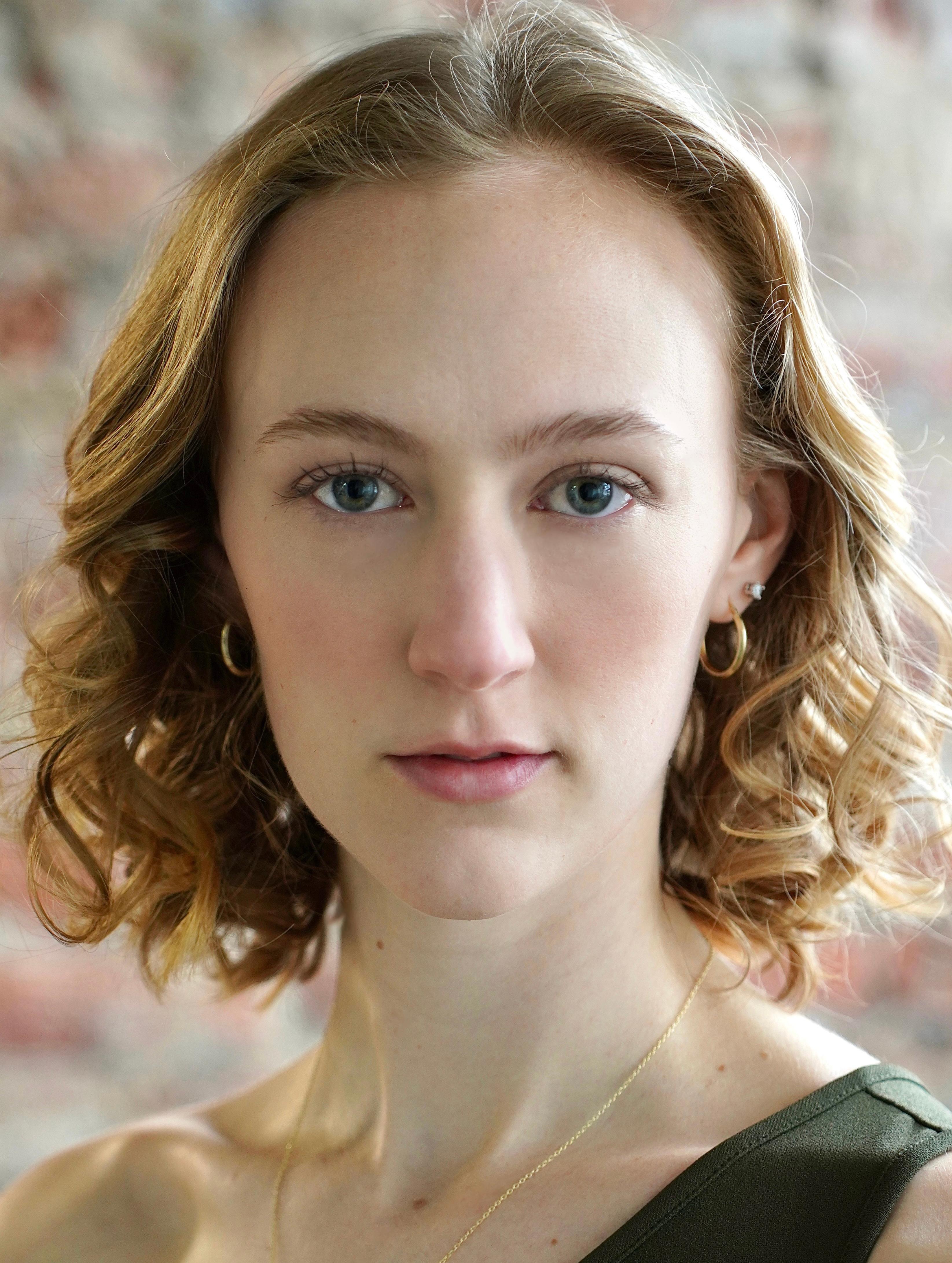 actor Katie Kinman large photo