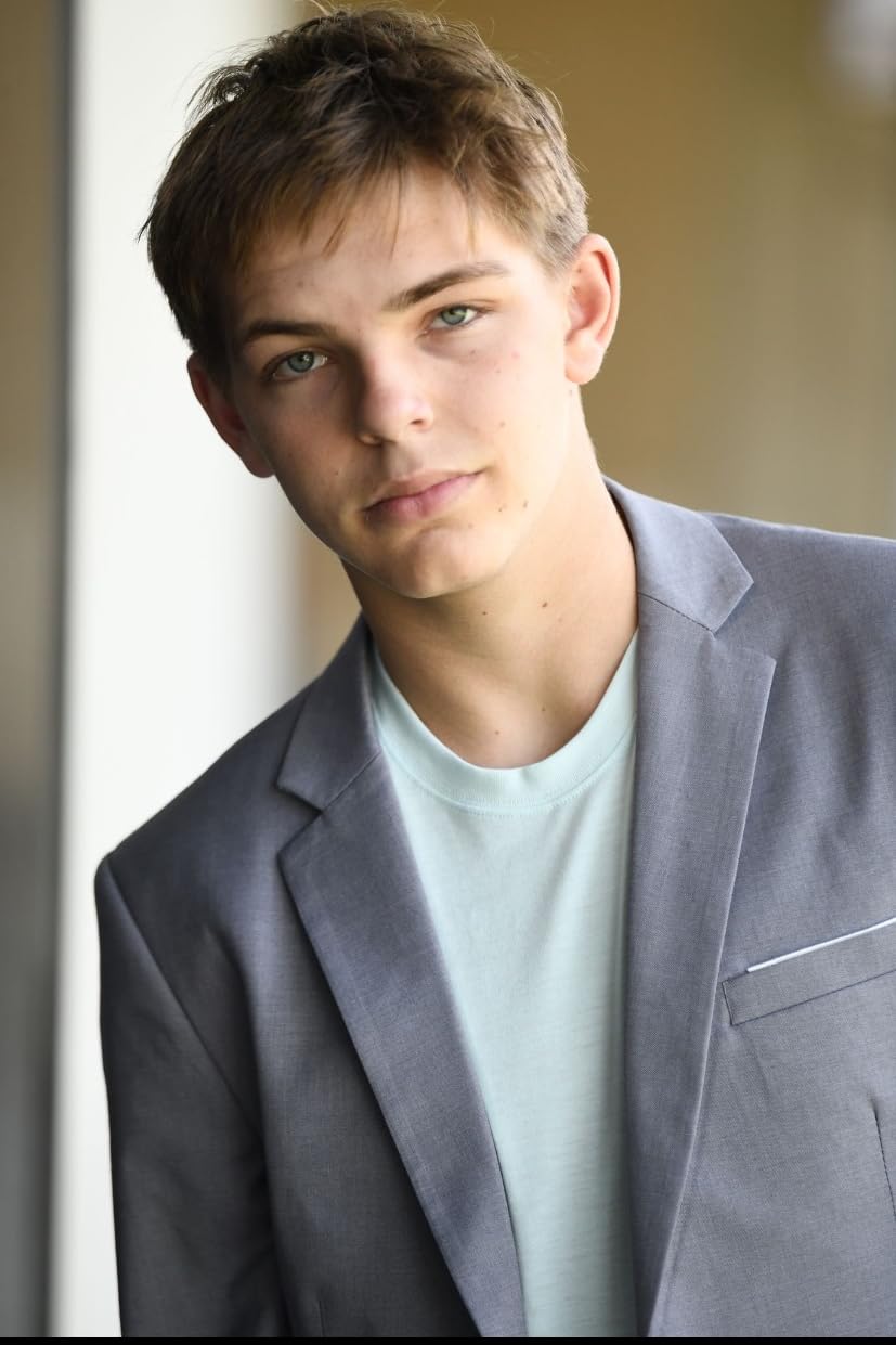 actor Brandon Dale Hunt large photo