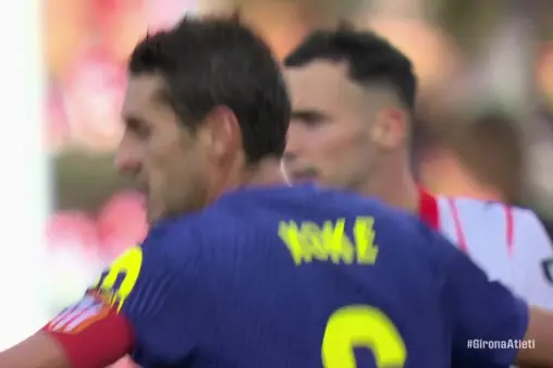 [Highlights] Off target! Koke's edge-of-the-box strike drifts wide of the goal