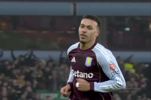 [Goal] Unstoppable! Rodgers scores again with a curling shot after winning the ball in a scramble