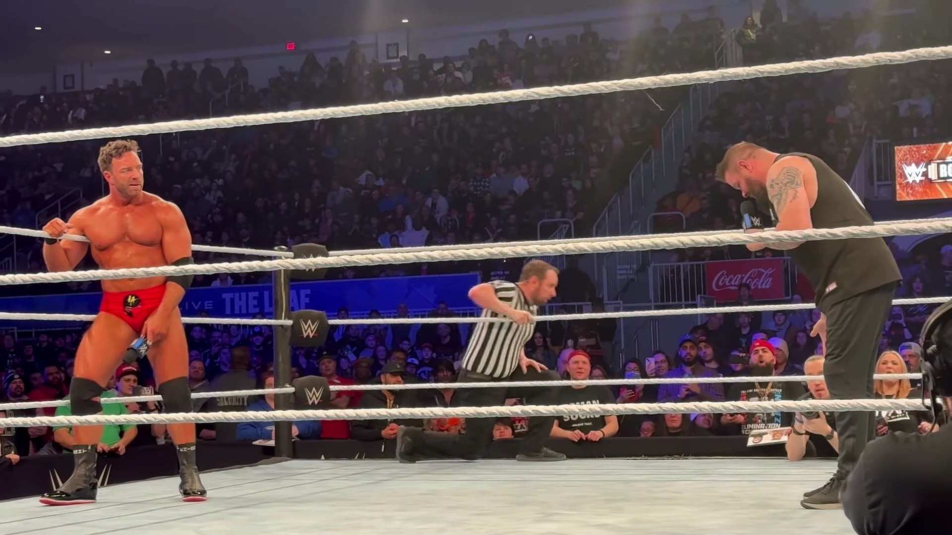 Kevin Owens vs LA Knight Street Fight - WWE Live Event
