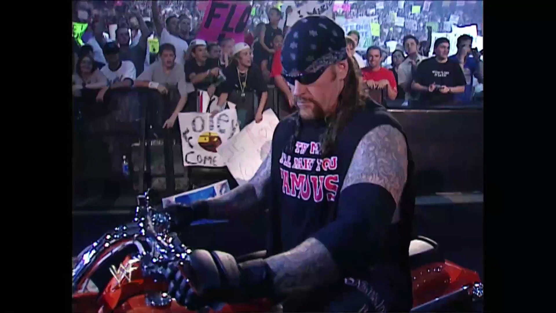 WWE Raw 2001 Episode 27 background