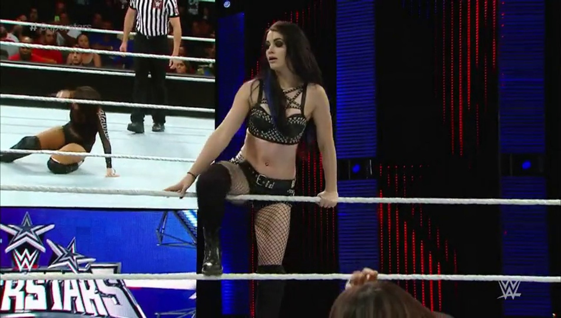 Paige vs Layla background
