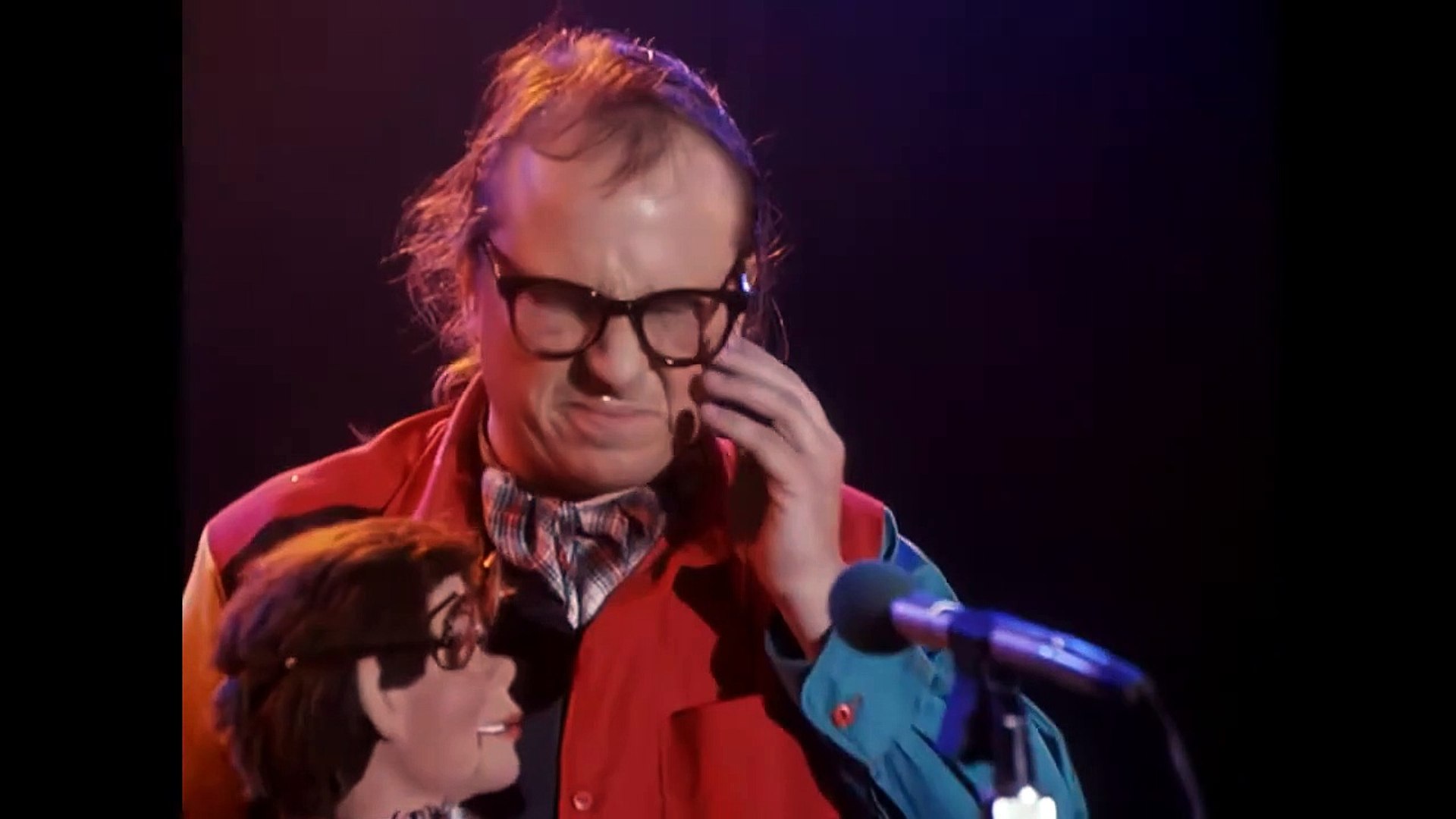 Tales From the Crypt - Season 2, Episode 10 - The Ventriloquist's Dummy background