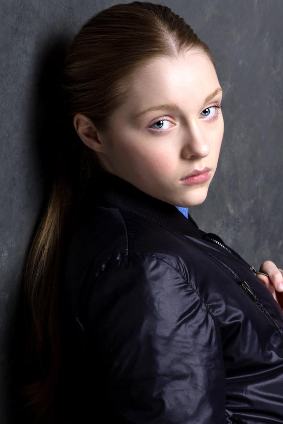 actor Estella Volturo large photo