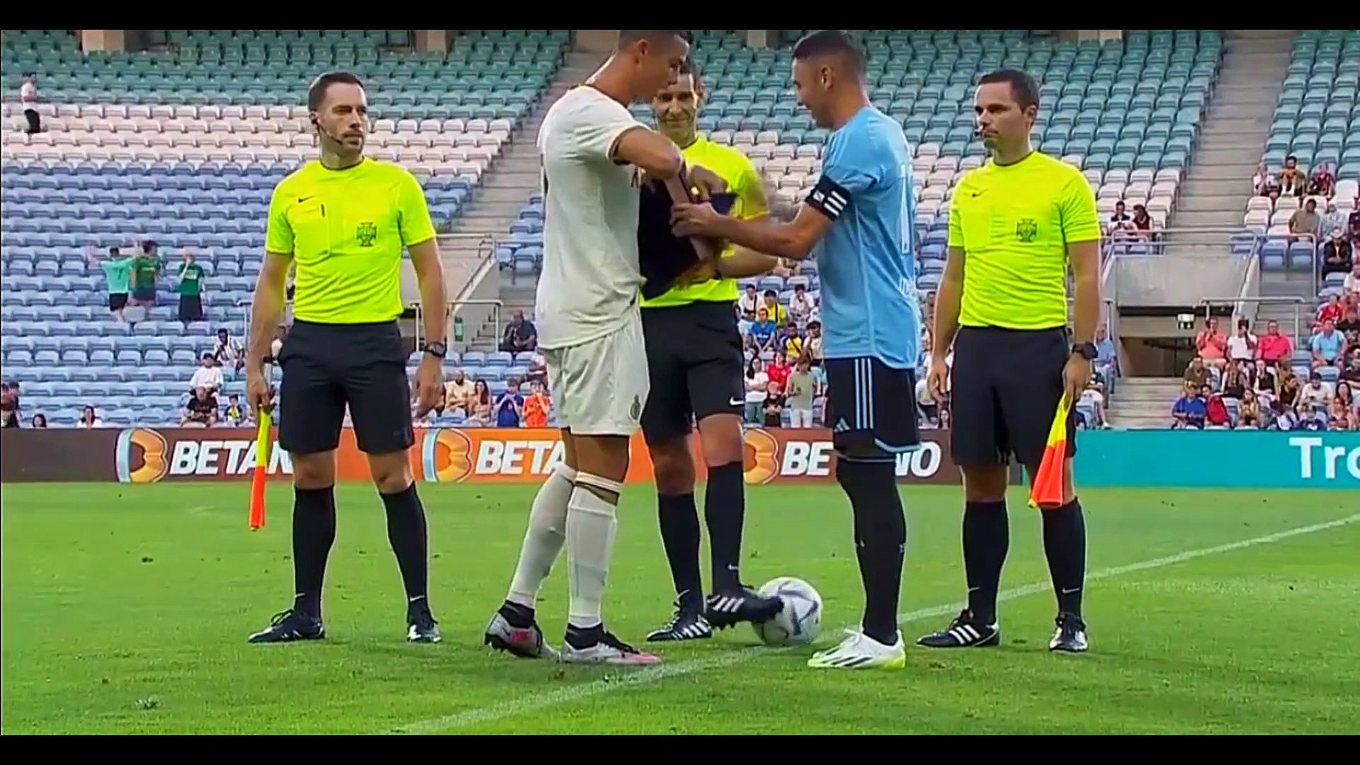 Cristiano Ronaldo Back Celta Vigo vs Al Nassr 5-0 background
